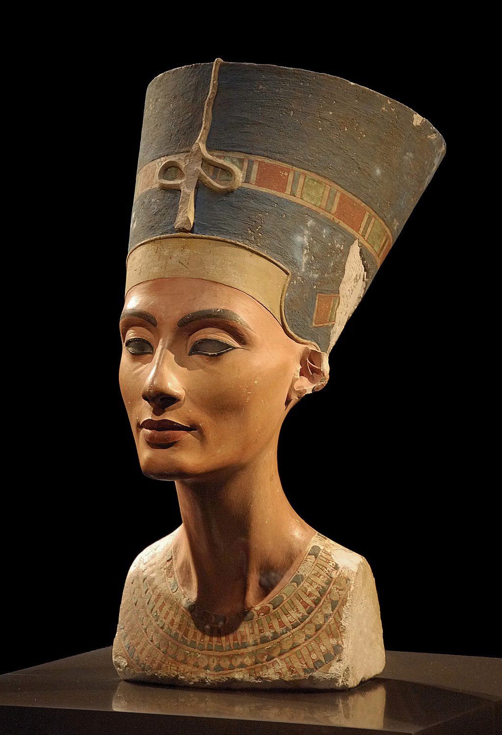 Pharaoh Nefertiti Statue